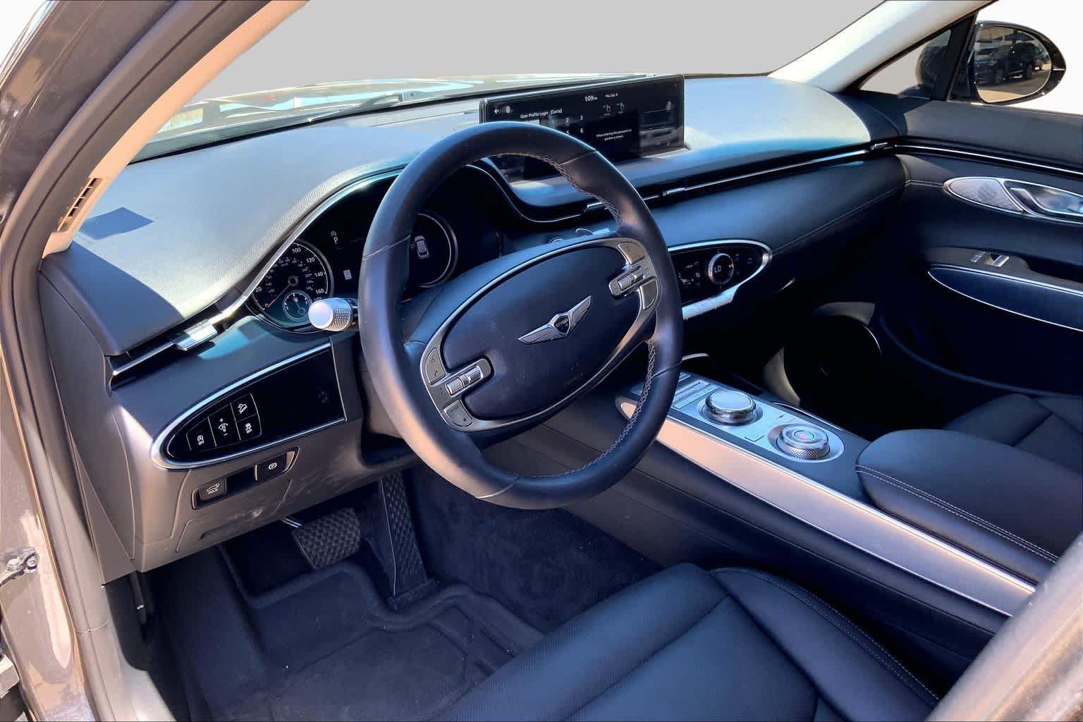 Used 2023 Genesis GV70 2.5T w/ Select Package AWD/4WD image 16