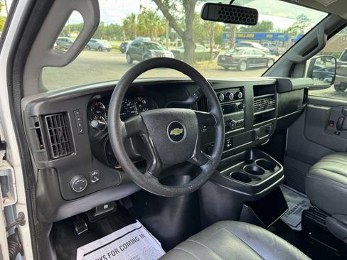 Used 2016 Chevrolet Express 2500 RWD image 17