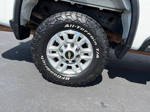 Used 2021 Chevrolet Silverado 2500 LT AWD/4WD image 7