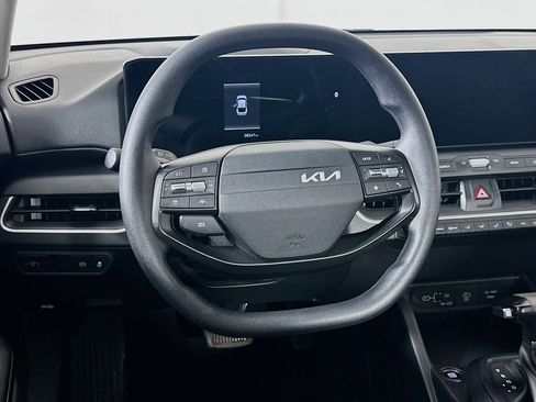 Used 2025 Kia K4 FWD image 18
