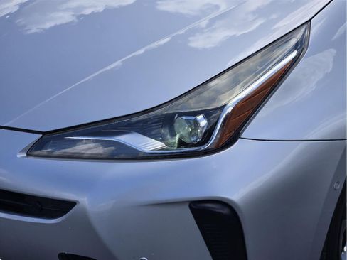 Used 2019 Toyota Prius Limited FWD image 10