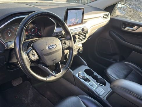 Used 2022 Ford Escape SEL w/ Technology Package image 9