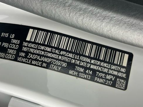 Used 2023 Alfa Romeo Stelvio Sprint image 37