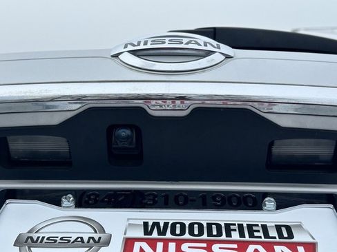 Used 2017 Nissan Rogue SV w/ SV Premium Package image 16