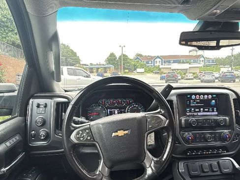 Used 2017 Chevrolet Silverado 2500 LTZ w/ Duramax Plus Package AWD/4WD image 28