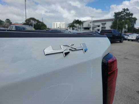 Used 2024 GMC Sierra 1500 SLT w/ SLT Premium Plus Package image 17