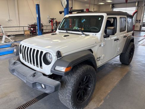 Used 2018 Jeep Wrangler Unlimited Sport AWD/4WD image 5