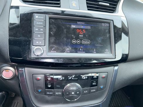 Used 2019 Nissan Sentra SR FWD image 12