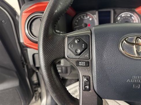 Used 2019 Toyota Tacoma TRD Sport image 27