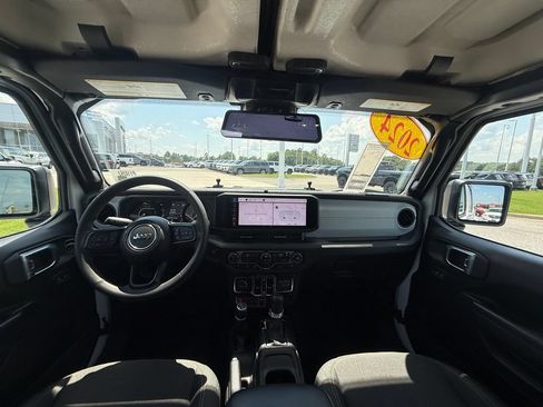 Used 2024 Jeep Gladiator Sport AWD/4WD image 7
