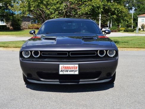 Used 2019 Dodge Challenger SXT image 16