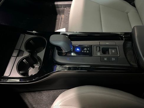 Used 2026 Toyota Prius XLE FWD image 27