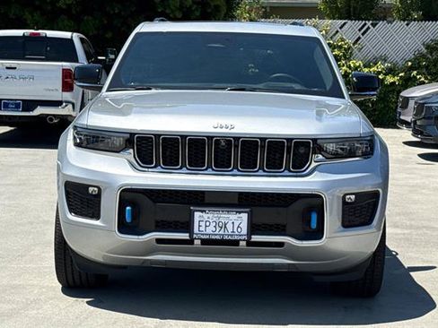 Used 2025 Jeep Grand Cherokee Overland w/ Advanced Protech Group III AWD/4WD image 8