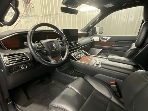 Used 2022 Lincoln Navigator L Reserve image 9