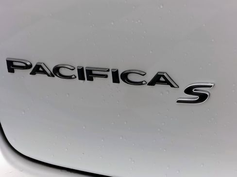 New 2026 Chrysler Pacifica Select w/ S Appearance Package FWD image 14