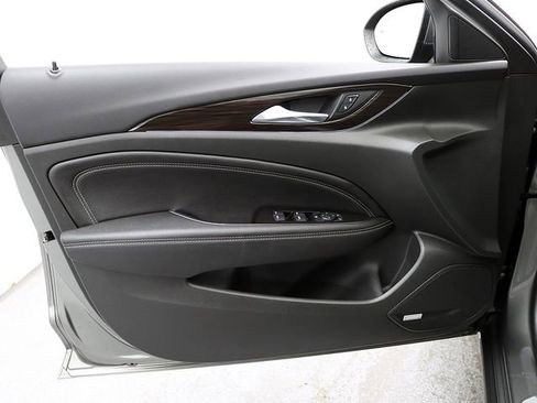 Used 2019 Buick Regal Avenir w/ Driver Confidence Package II image 23