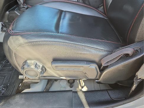 Used 2018 Jeep Wrangler Unlimited Rubicon w/ Dual Top Group image 12