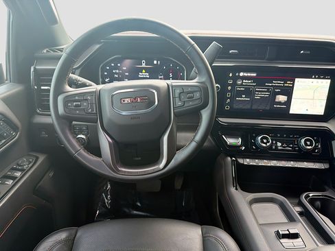 Used 2025 GMC Sierra 2500 AT4 w/ AT4 Premium Plus Package image 17