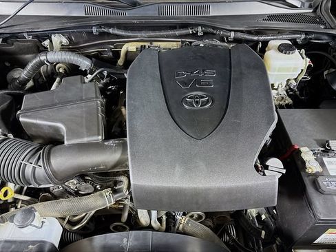 Used 2016 Toyota Tacoma SR5 AWD/4WD image 28