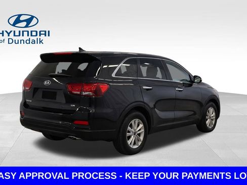 Used 2019 Kia Sorento LX FWD image 2