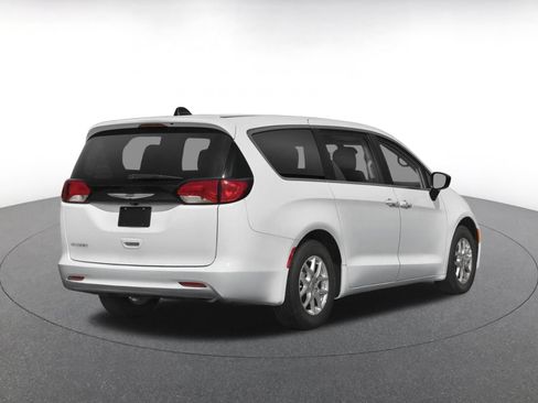 Used 2024 Chrysler Voyager LX FWD image 2