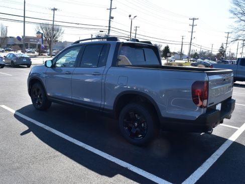 New 2026 Honda Ridgeline Black Edition image 4