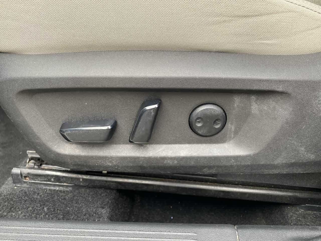 Used 2025 Nissan Rogue SV AWD/4WD image 13