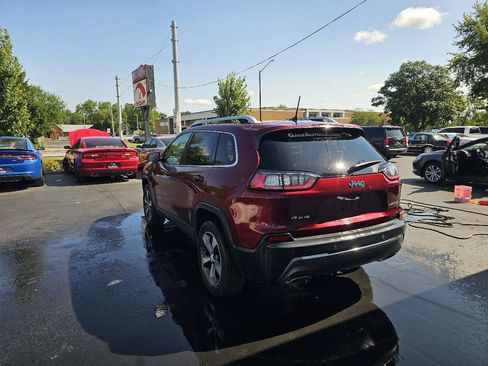 Used 2019 Jeep Cherokee Limited w/ Luxury Group AWD/4WD image 8