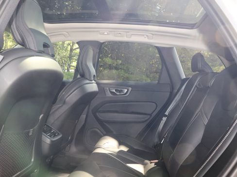 Used 2022 Volvo XC60 B5 Inscription w/ Advanced Package image 23