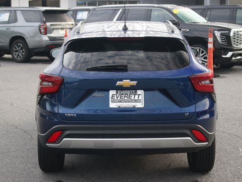 Used 2024 Chevrolet Trax LT FWD image 6