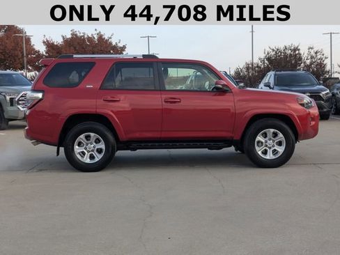 Used 2023 Toyota 4Runner SR5 Premium image 4