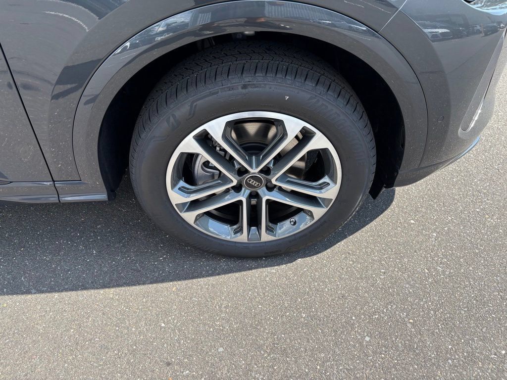 New 2026 Audi Q5 Premium AWD/4WD image 17