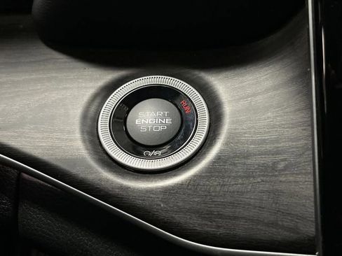 Used 2023 Jeep Grand Cherokee L Limited image 23