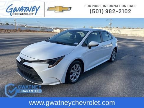 Used 2023 Toyota Corolla LE image 1