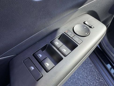 Used 2024 Hyundai Kona SEL AWD/4WD image 18