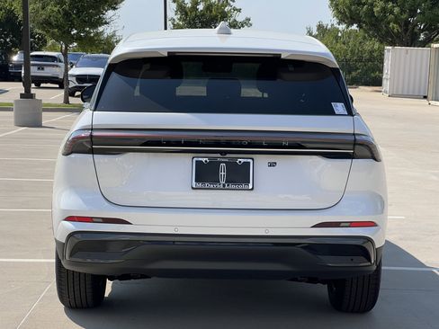 New 2025 Lincoln Nautilus Premier w/ Jet Appearance Package image 8