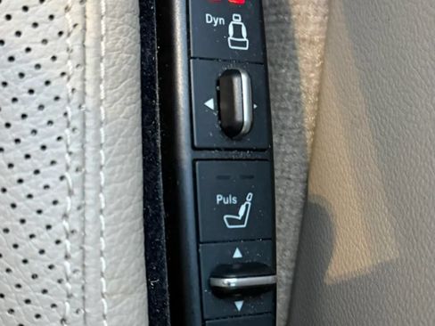 Used 2012 Mercedes-Benz CLS 550 image 40