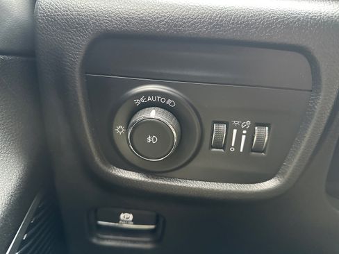 Used 2023 Jeep Grand Cherokee Overland image 19