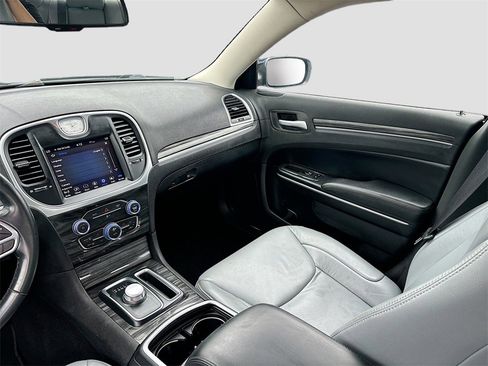 Used 2021 Chrysler 300 Touring w/ Sport Appearance Package image 23