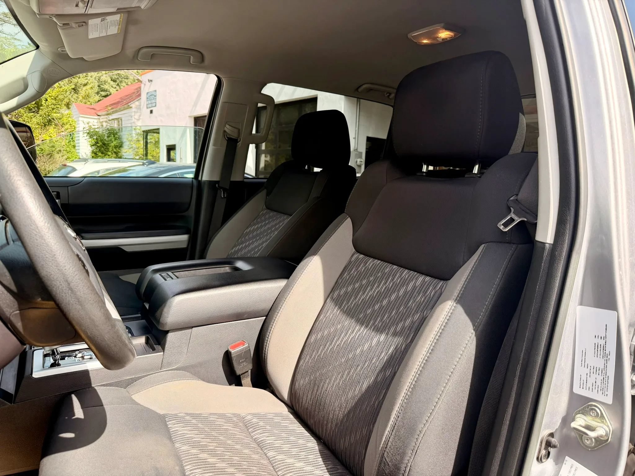 Used 2018 Toyota Tundra SR5 AWD/4WD image 17
