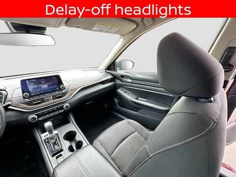 Used 2025 Nissan Altima 2.5 SV AWD/4WD image 12