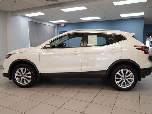 Used 2020 Nissan Rogue Sport SV w/ All-Weather Package image 2