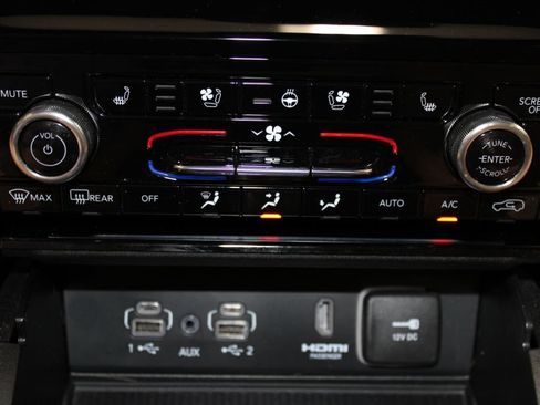 Used 2024 Jeep Grand Cherokee Summit AWD/4WD image 57