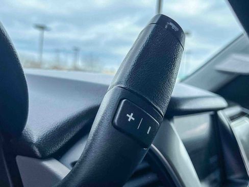 Used 2017 Chevrolet Tahoe LT w/ Luxury Package image 18