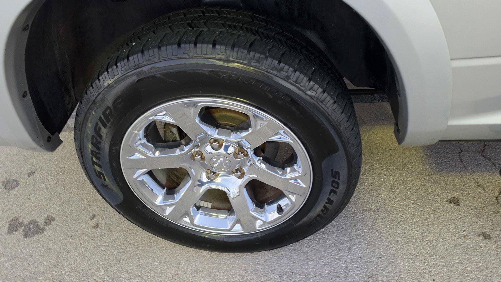 Used 2017 RAM 1500 Laramie AWD/4WD image 33