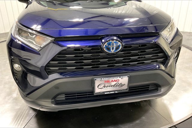 Used 2021 Toyota RAV4 XLE Premium AWD/4WD image 30