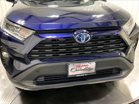 Used 2021 Toyota RAV4 XLE Premium AWD/4WD image 30