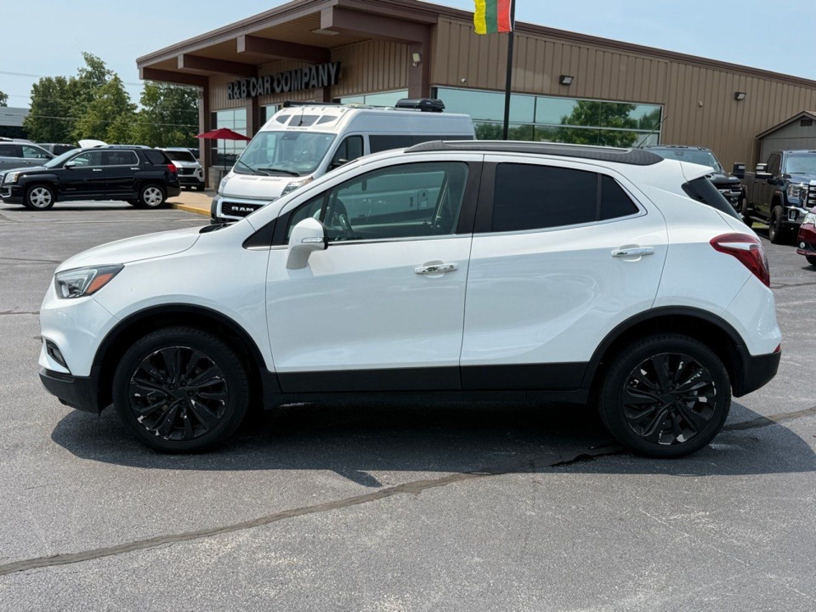 Used 2020 Buick Encore Essence FWD image 5