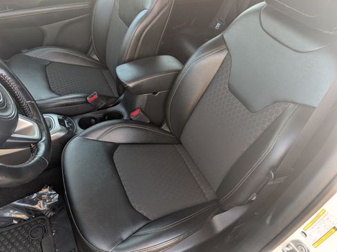 Used 2021 Jeep Compass Latitude w/ Convenience Group AWD/4WD image 11