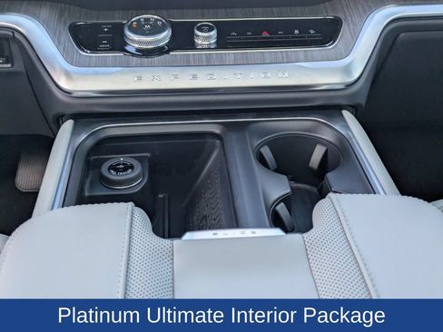 Certified 2025 Ford Expedition Max Platinum w/ Platinum Ultimate Package AWD/4WD image 28